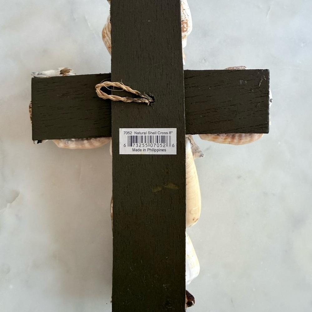 Seashell Cross Decor - Picture 3 of 4